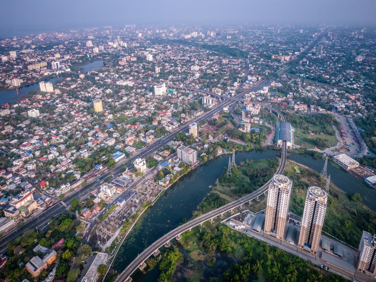 อมฤตรา เดอะ ปูวาธ บีชฟรอนต์ เฮอริเทจ Hotel Kochi ภายนอก รูปภาพ